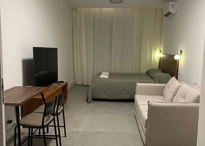 Flat De 2 Quartos Na Praia De Copacabana
